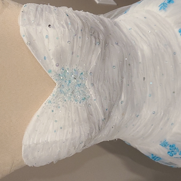 Alyce prom dress - Picture 2 of 10